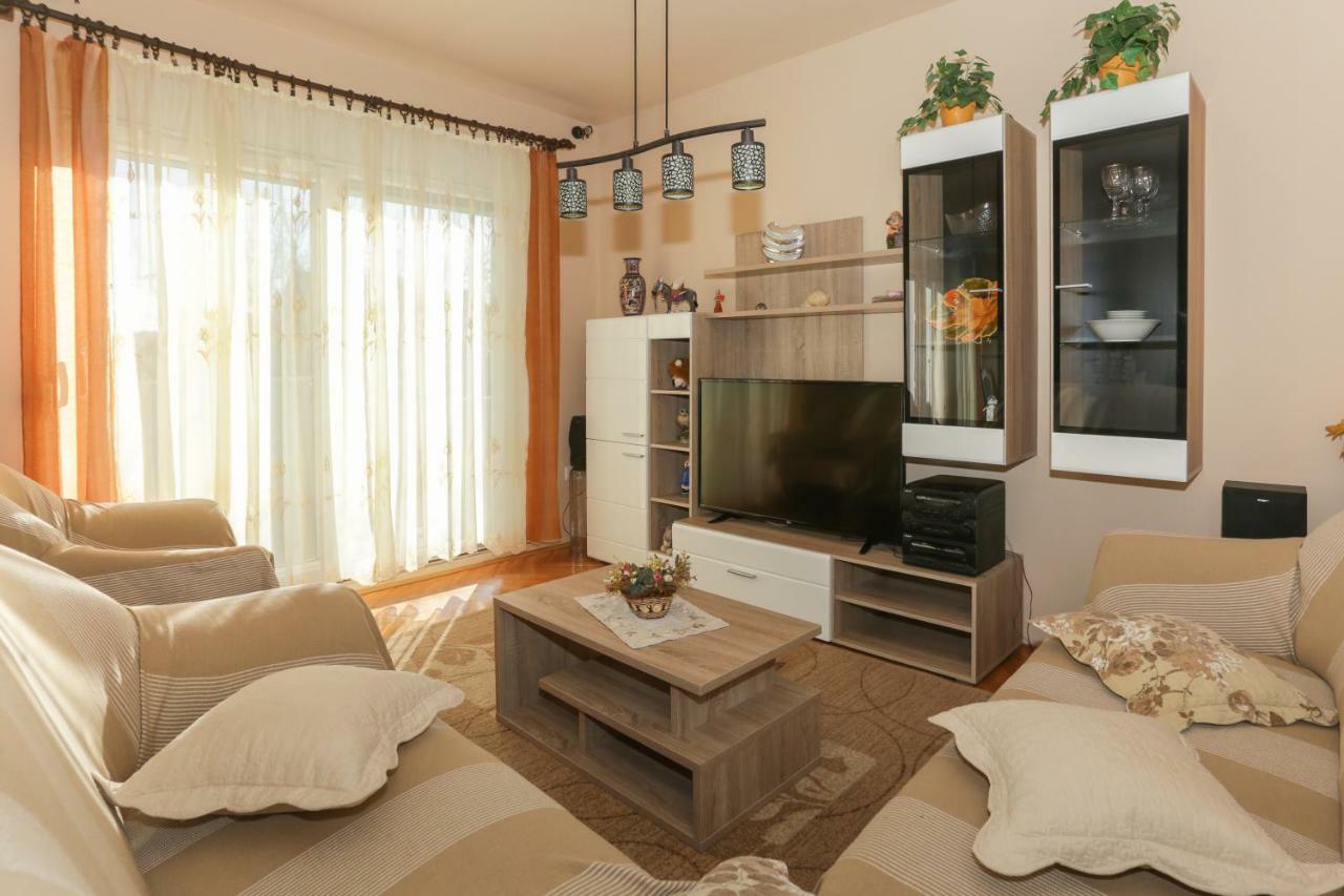 Apartment Lidija Kastela Dış mekan fotoğraf